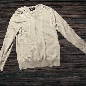 Banana‎ Republic women’s grey knit sweater size mediums.